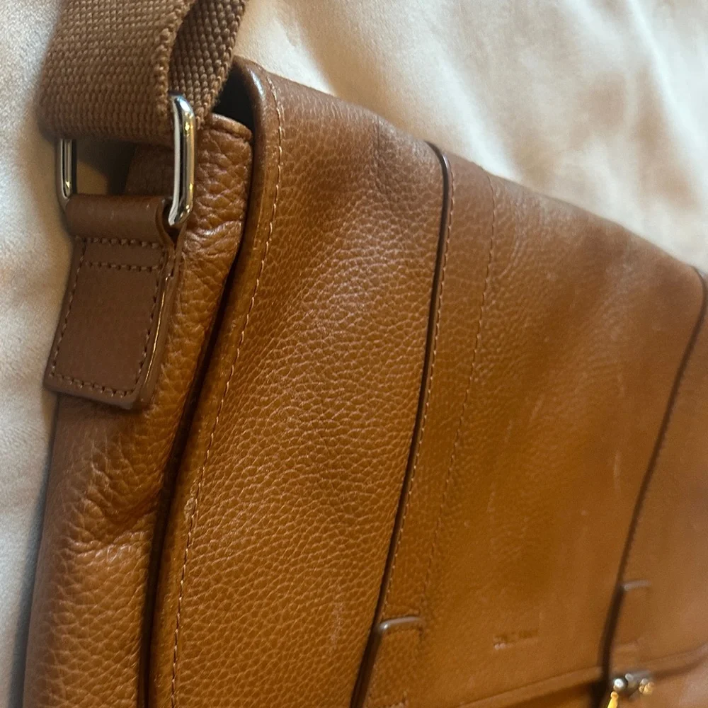 Classic Brown Leather Messenger Bag